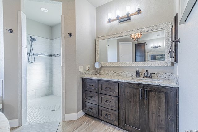 157 Summer Meadow, La Vernia, TX 78121