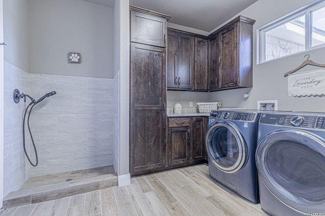 157 Summer Meadow, La Vernia, TX 78121