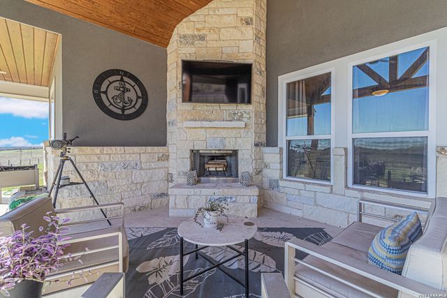 157 Summer Meadow, La Vernia, TX 78121