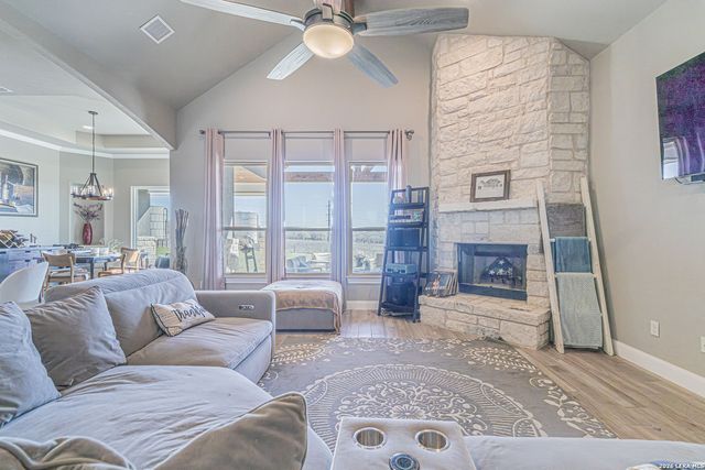 157 Summer Meadow, La Vernia, TX 78121