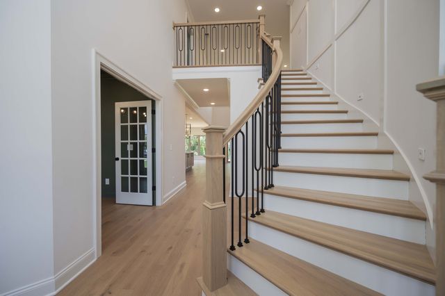 2866 N Thompson Ln, Murfreesboro, TN 37129