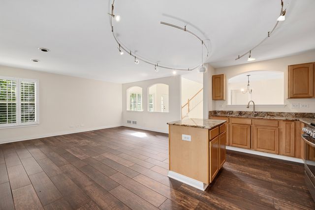 1728 Brookwood Road, Lisle, IL 60532
