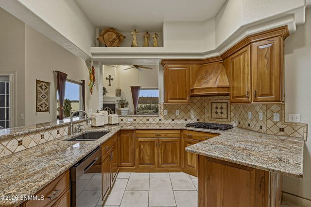 1509 Vista Del Cerro, Las Cruces, NM 88007