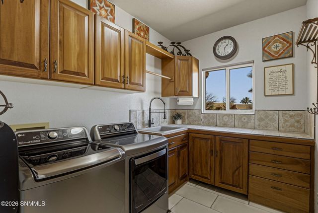 1509 Vista Del Cerro, Las Cruces, NM 88007