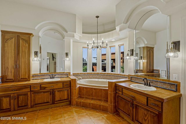 1509 Vista Del Cerro, Las Cruces, NM 88007