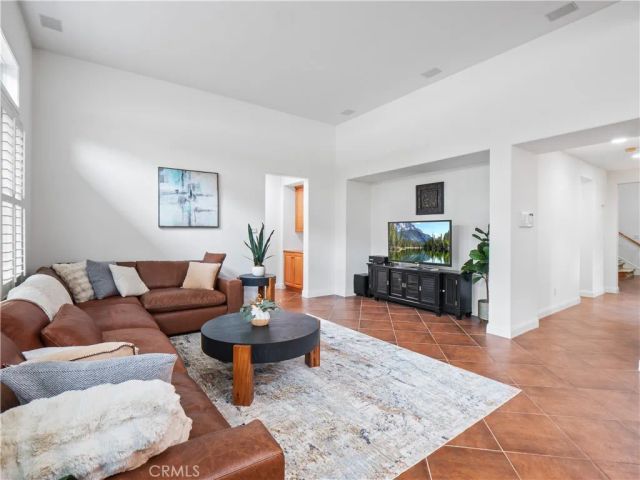 25679 Smoketree, Valencia, CA 91381