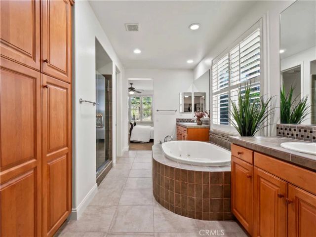 25679 Smoketree, Valencia, CA 91381