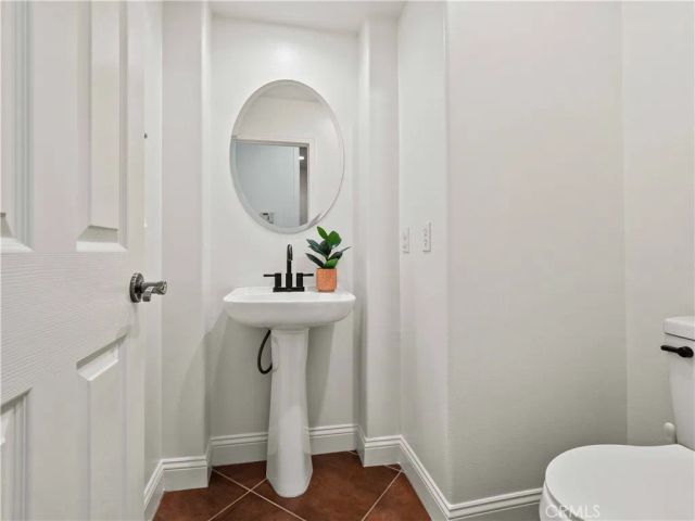 25679 Smoketree, Valencia, CA 91381