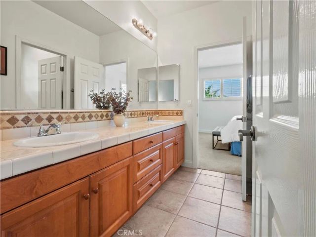 25679 Smoketree, Valencia, CA 91381