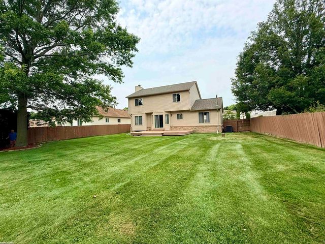 32070 Oakcrest Drive, Chesterfield Twp, MI 48047
