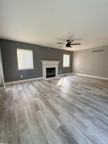 32070 Oakcrest Drive, Chesterfield Twp, MI 48047