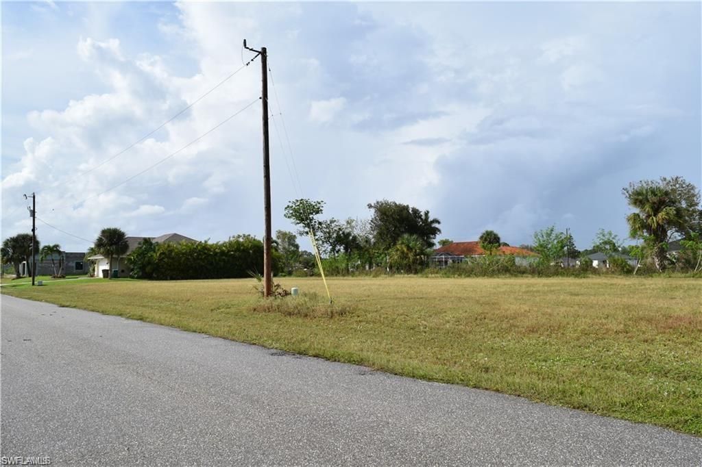 2137 27th ST, CAPE CORAL, FL 33909 — photo 2