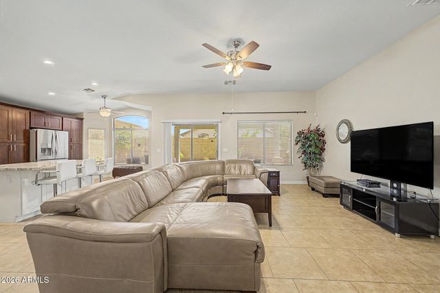 521 E KENT Avenue, Chandler, AZ 85225