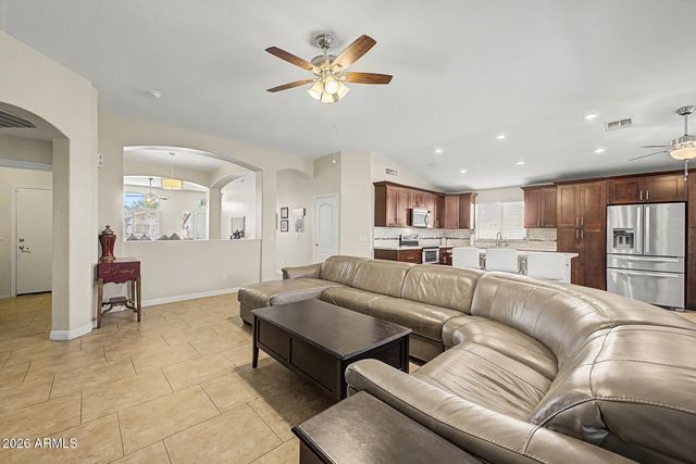 521 E KENT Avenue, Chandler, AZ 85225