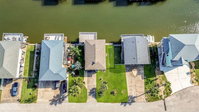 23007 Lunes Street, Galveston, TX 77554