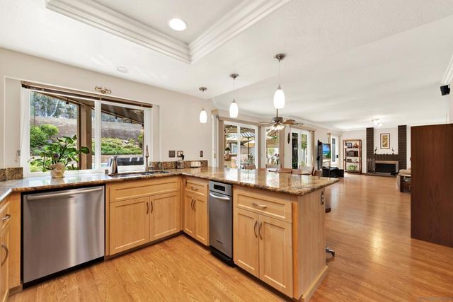 13057 Treecrest, Poway, CA 92064