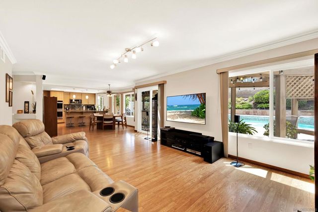 13057 Treecrest, Poway, CA 92064