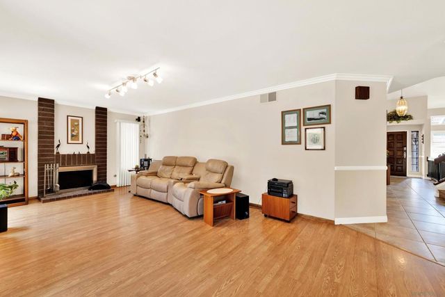 13057 Treecrest, Poway, CA 92064