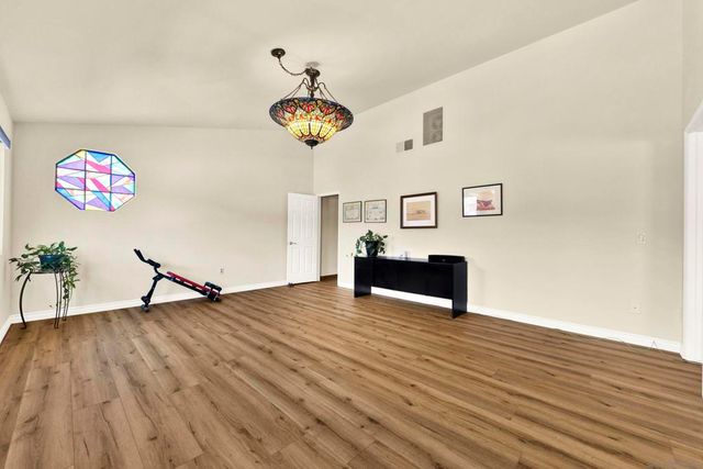 13057 Treecrest, Poway, CA 92064