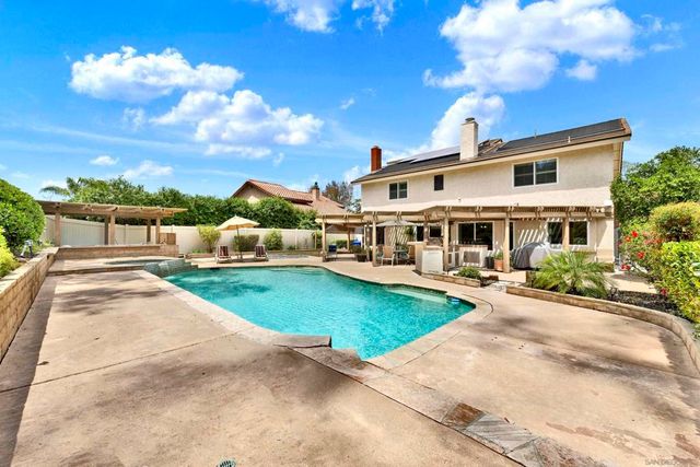 13057 Treecrest, Poway, CA 92064