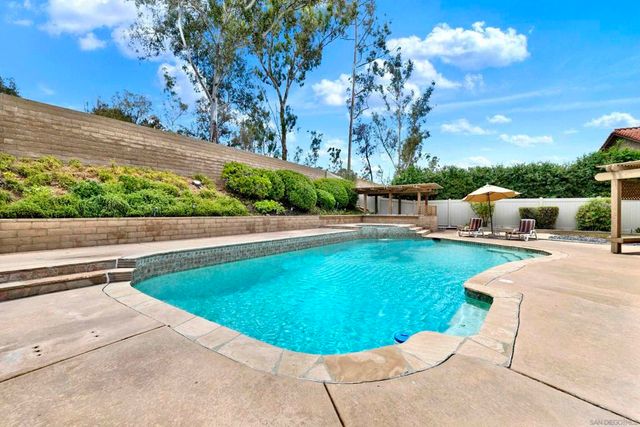 13057 Treecrest, Poway, CA 92064