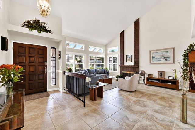 13057 Treecrest, Poway, CA 92064