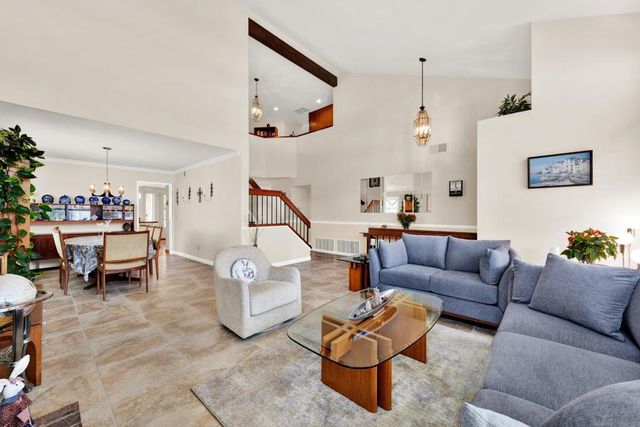 13057 Treecrest, Poway, CA 92064
