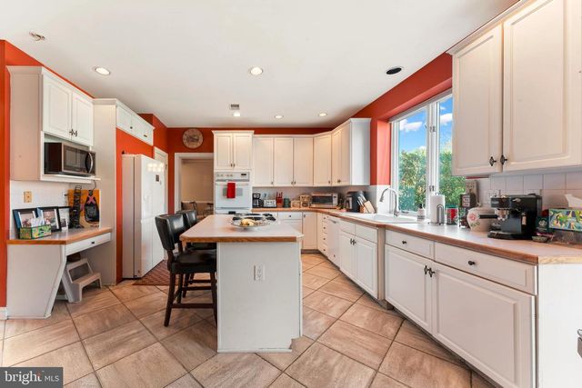 67 LENAPE RD, Richboro, PA 18954