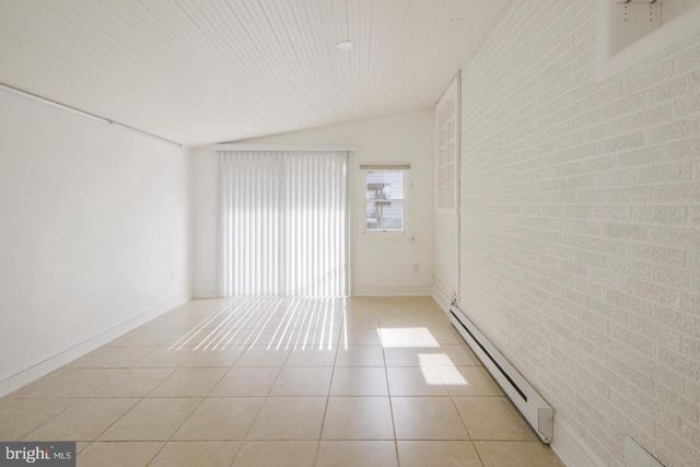 1100 GILBERT RD, Rockville, MD 20851