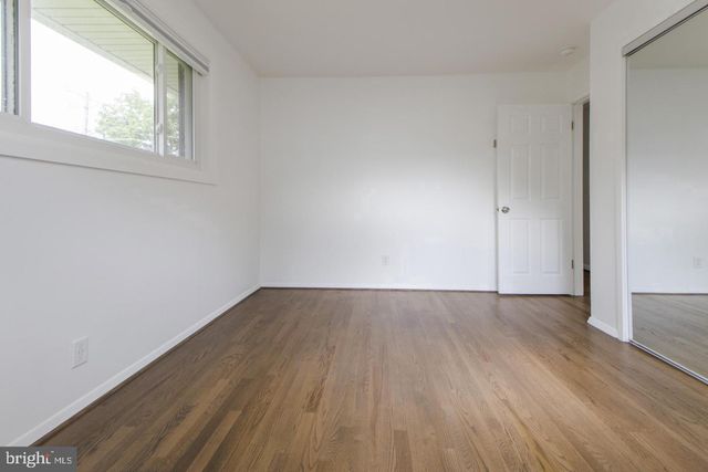 1100 GILBERT RD, Rockville, MD 20851