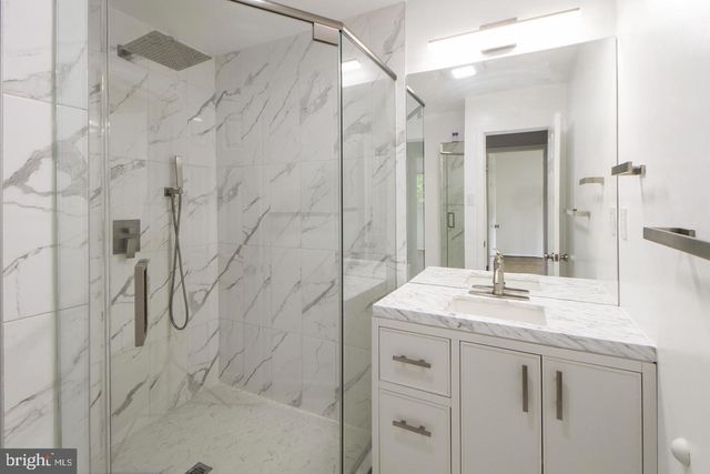 1100 GILBERT RD, Rockville, MD 20851