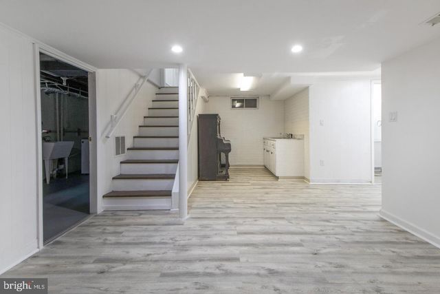 1100 GILBERT RD, Rockville, MD 20851