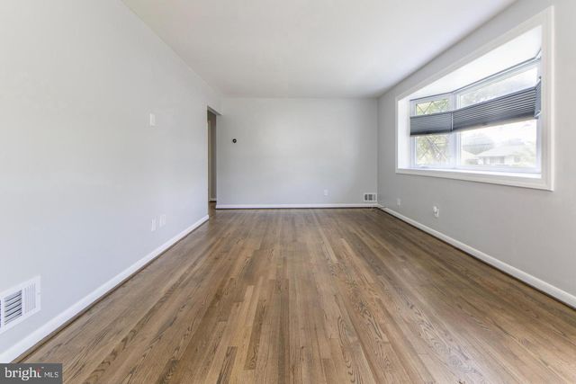 1100 GILBERT RD, Rockville, MD 20851
