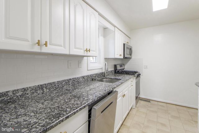 1100 GILBERT RD, Rockville, MD 20851