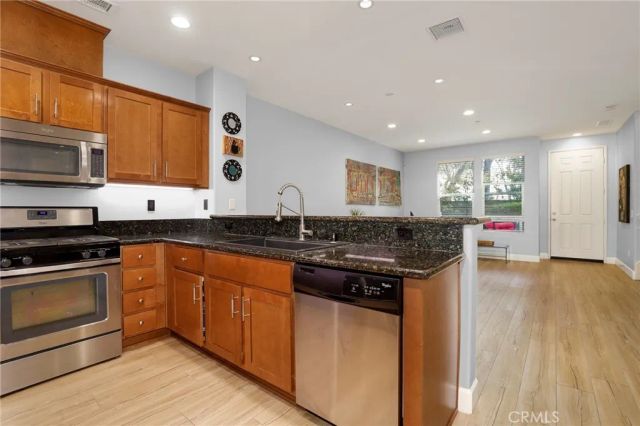 330 Harbor Breeze Drive, Port Hueneme, CA 93041