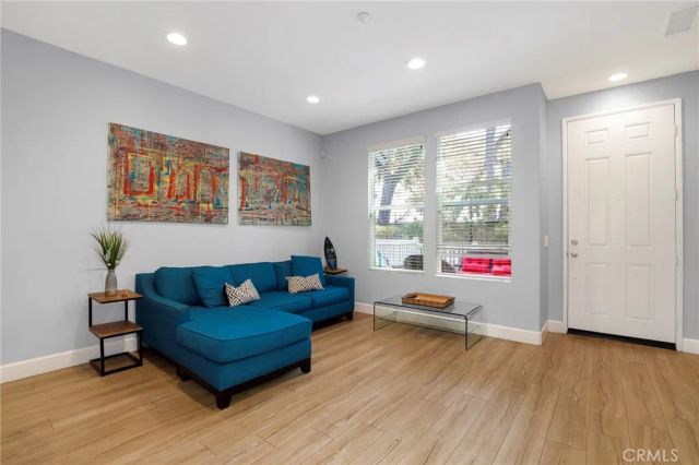 330 Harbor Breeze Drive, Port Hueneme, CA 93041