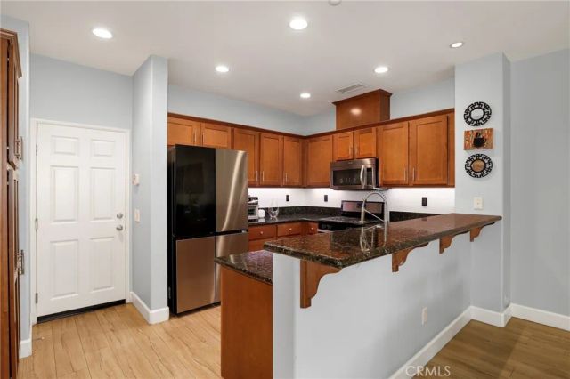 330 Harbor Breeze Drive, Port Hueneme, CA 93041