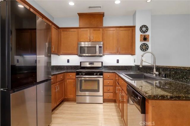 330 Harbor Breeze Drive, Port Hueneme, CA 93041