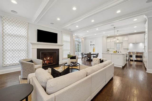 726 Lincoln Street, Evanston, IL 60201