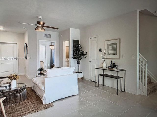 261 NE 16th St 261, Florida City, FL 33034