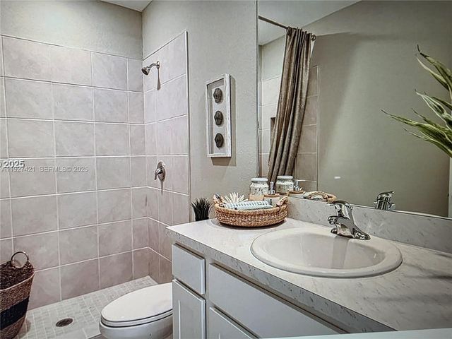 261 NE 16th St 261, Florida City, FL 33034