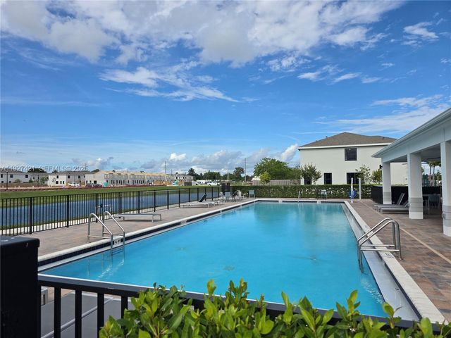 261 NE 16th St 261, Florida City, FL 33034