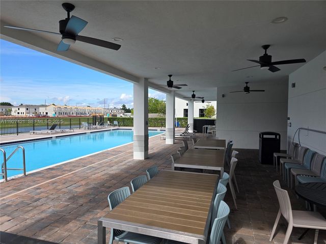 261 NE 16th St 261, Florida City, FL 33034