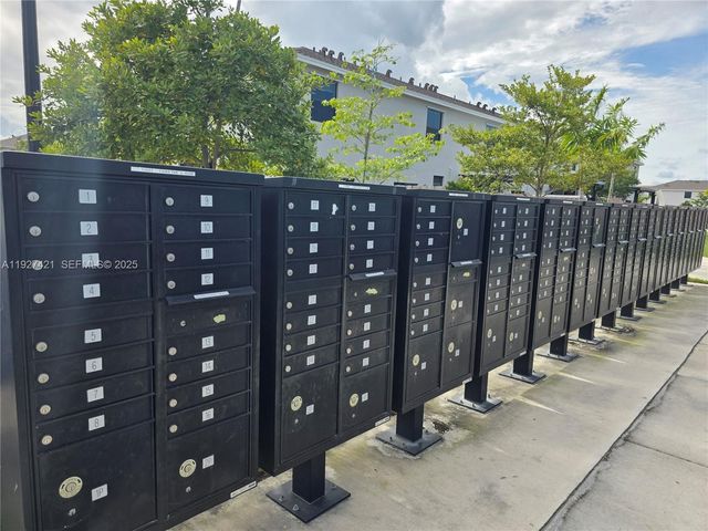 261 NE 16th St 261, Florida City, FL 33034