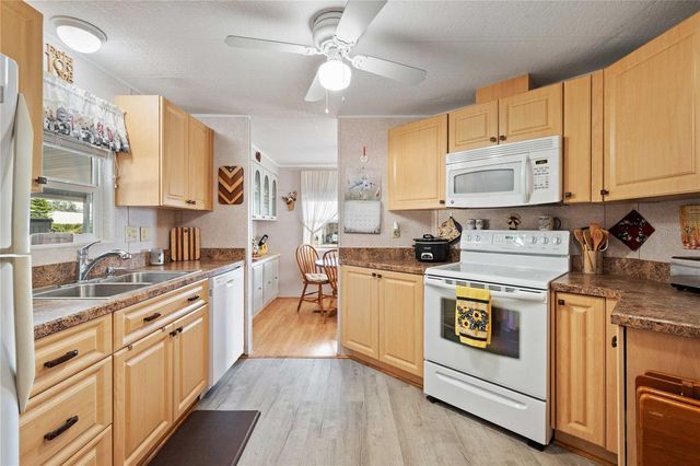 5619 DAKOTA STREET, Zephyrhills, FL 33542