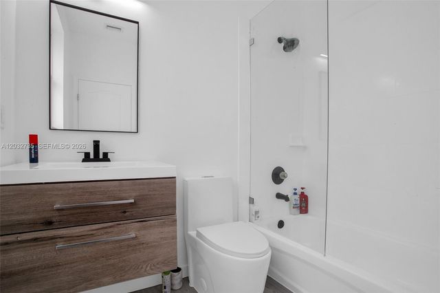 11559 NW 84th Terrace, Doral, FL 33178