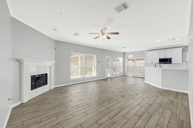 675 Lazy Lane, League City, TX 77573