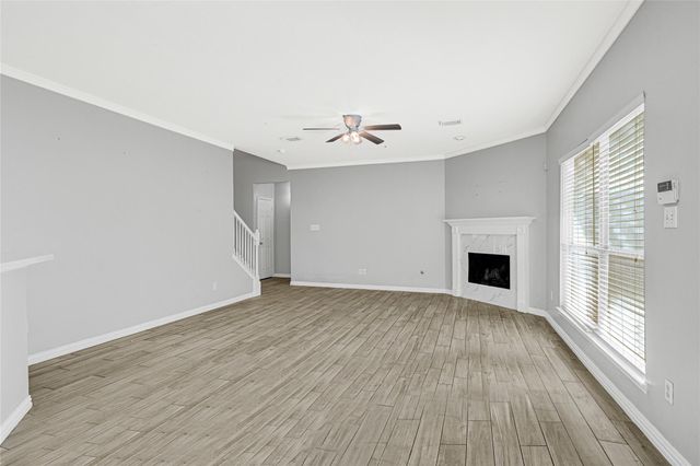 675 Lazy Lane, League City, TX 77573