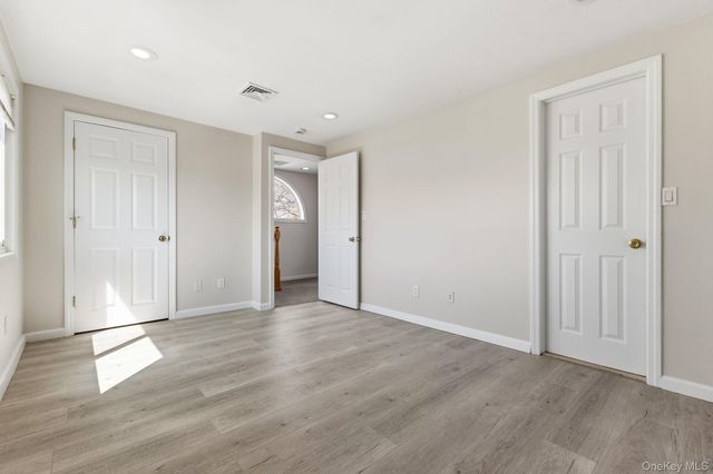 58 Wilson Avenue, Amity Harbor, NY 11701