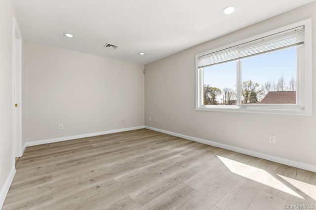 58 Wilson Avenue, Amity Harbor, NY 11701